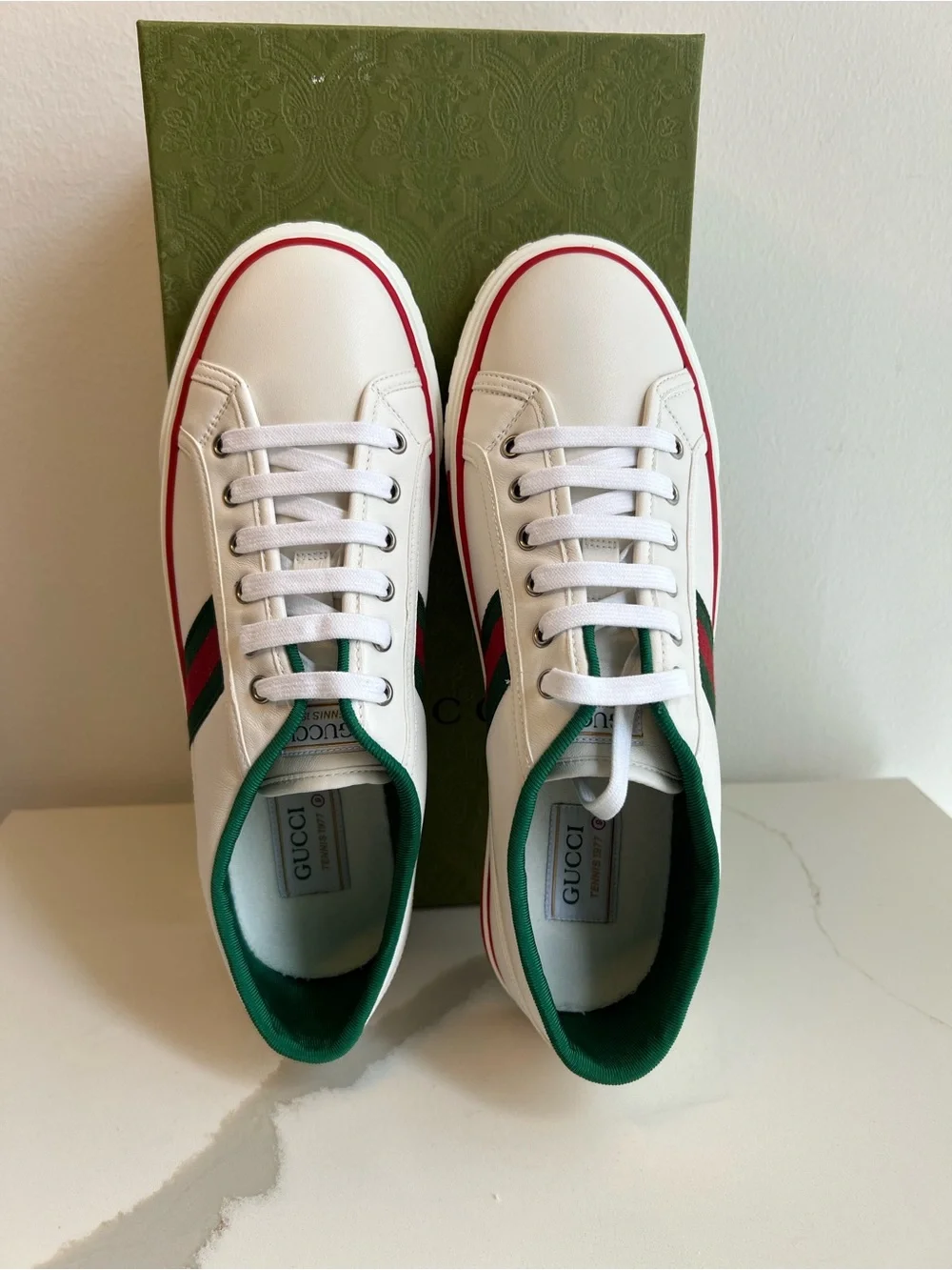 Gucci White Leather Low-Top Sneakers with Green Collar & Red Trim